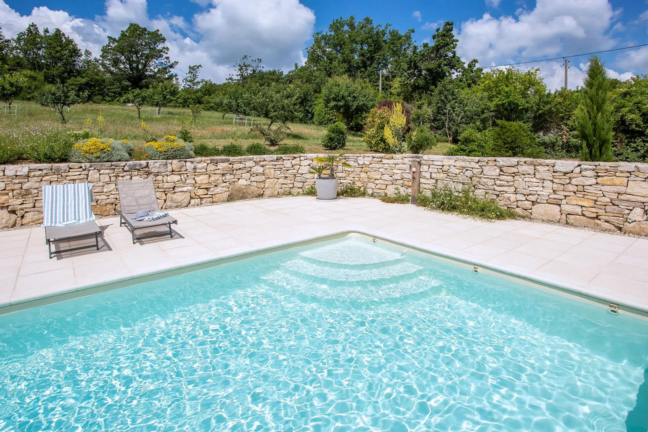 piscines_magiline_escalier_arena_2018-MAGILINE-PROVENCEPISCINES-FREDPIEAU-4828-RT-scaled.jpg